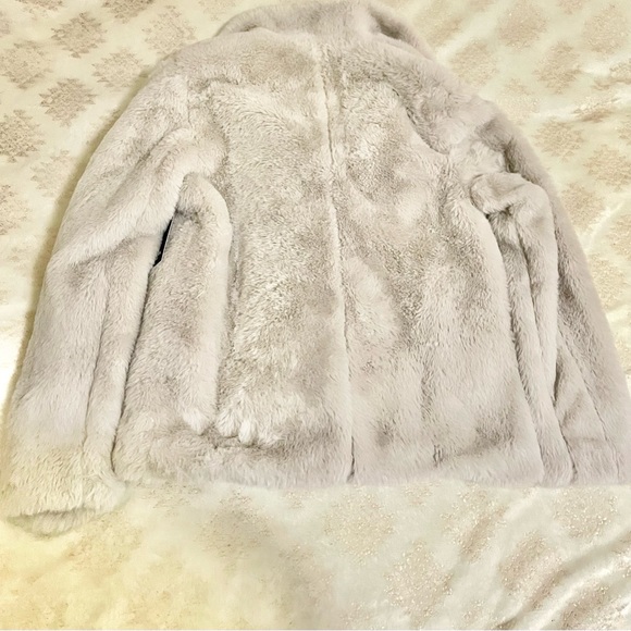Fur coat - Picture 4 of 4